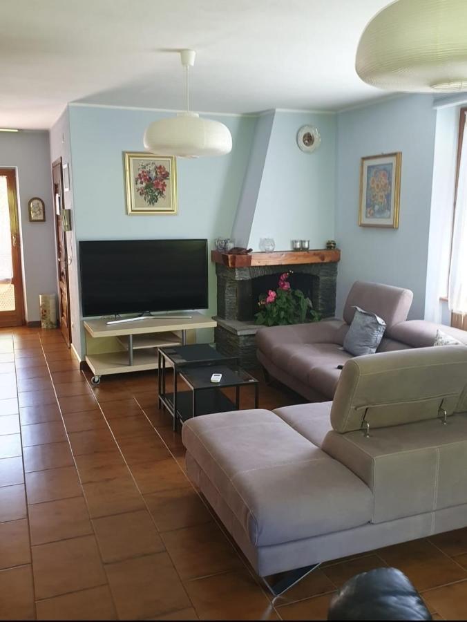 Villa La Casa Rosa à Sernio Extérieur photo